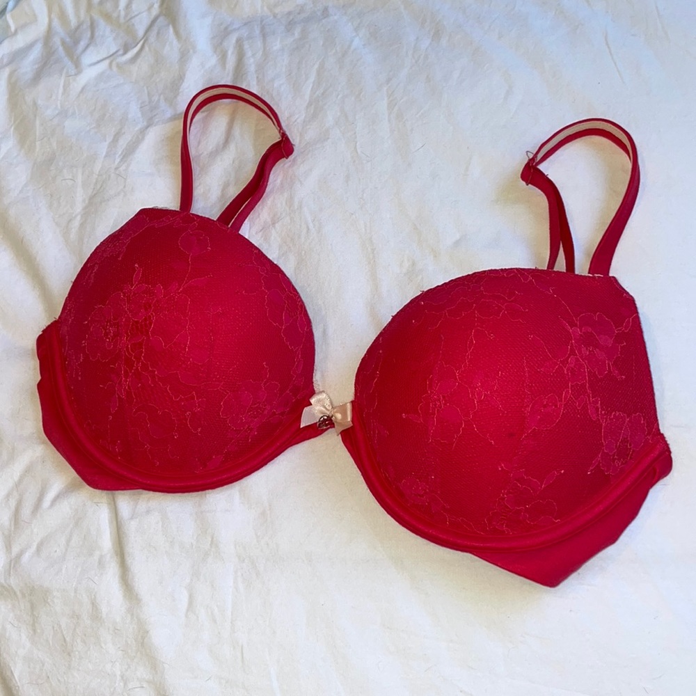Cherry red lace VS bra with light pink detailing